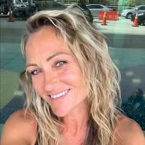 Meet your Posher, Claire